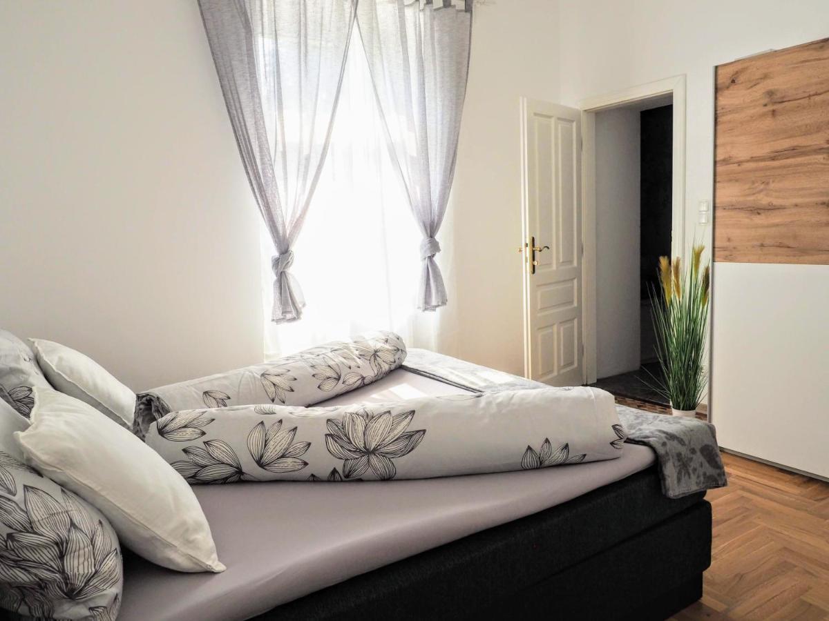 City Villa Schoenbrunn Apartments - Contactless 24H Check-In Wien Exteriör bild