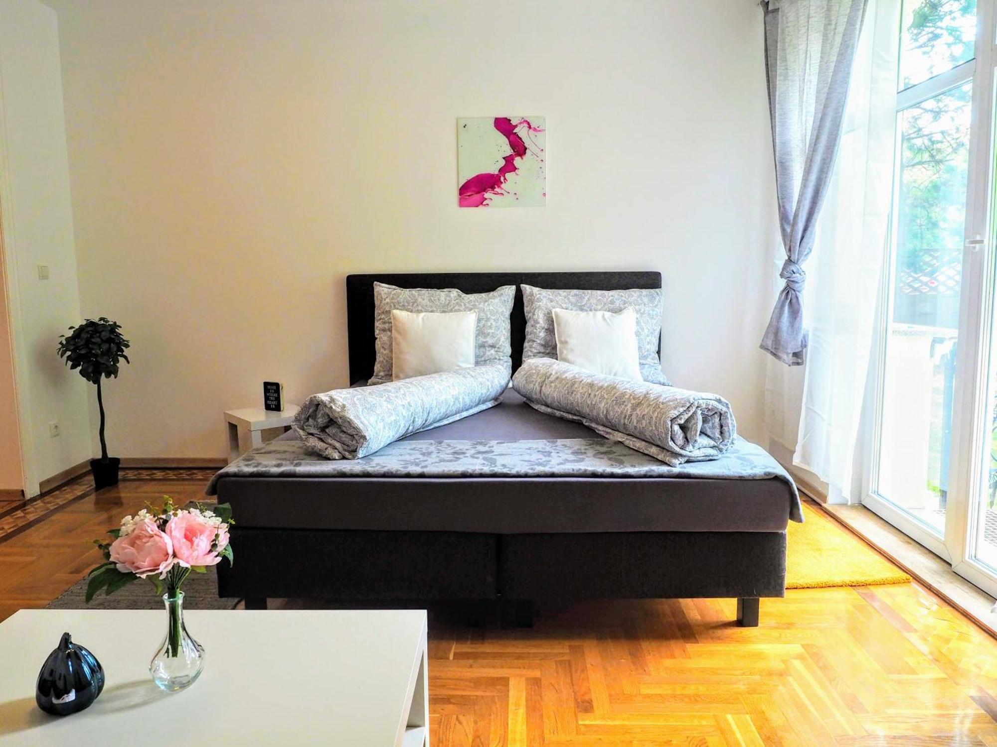 City Villa Schoenbrunn Apartments - Contactless 24H Check-In Wien Exteriör bild